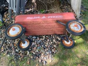 lot 1003 image: Radio flyer wagon