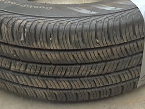 lot 20 image: (1) Continntal 17 Tire