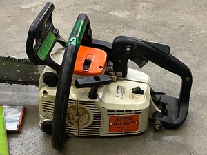 lot 9 image: Stihl 011-AVT Chainsaw