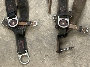 lot 40 image: Lot Of (2) Commercial Tree-Climbing Safety Harness