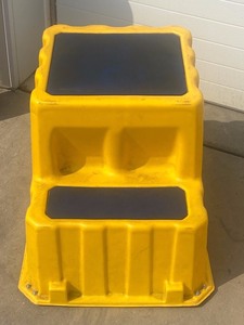 lot 23 image: (1) Premier 5225 Nestable Polyethylene Step Stand