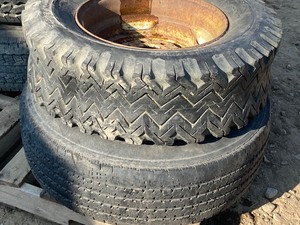 lot 31 image: Pallet Lot Of Assorted Tires