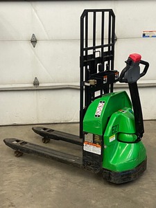 lot 1-A image: Big-Joe Electric Pallet Jack