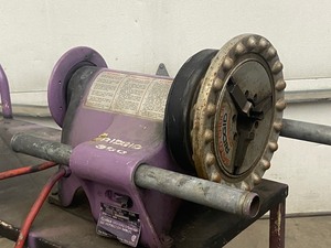 lot 14 image: Ridgid Pipe Threading Station