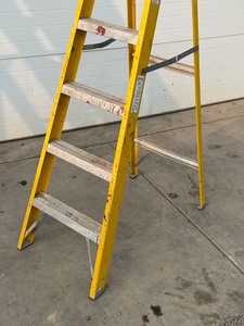 lot 29 image: Keller 6ft Step Ladder