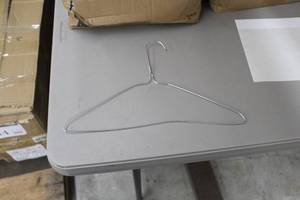 Lot of (500) Silver Wire Hangars