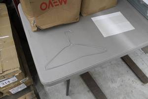 Lot of (500) Silver Wire Hangars