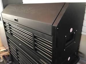 lot 1 image: Very Large Husky Brand Tool Box