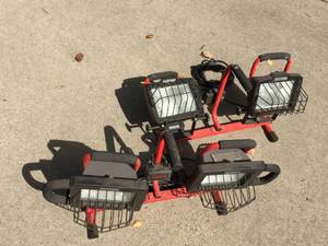lot 19 image: Craftsman Work Lights