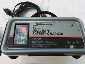 lot 31 image: Schumacher 612 Volt Battery Charger