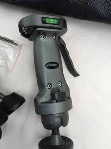 lot 39 image: Ravelli Tripod And Case
