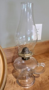 lot 223 image: Vintage Oil LampsDecor