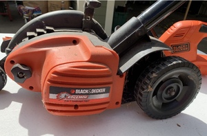 lot 59 image: Black and Decker Yard Tools