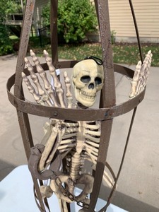 lot 60 image: Halloween Decoration