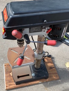lot 57 image: Craftsman 9 Inch Drill Press