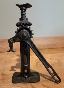 lot 228 image: Antique Model T Ford Car Jack And Oil Can