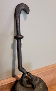 lot 232 image: Antique Bell Shaped Cast Iron Scale Weight With Hook