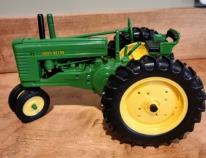 lot 260 image: Pair of John Deere Tractors Lot #1