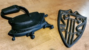 lot 282 image: Vintage Metal Housewares
