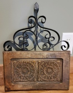 lot 292 image: Wooden Home Decor