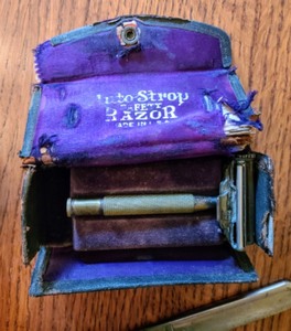 lot 315 image: VintageAntique Razor And Straight Blade