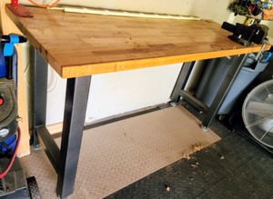 lot 77 image: Gladiator Workbench With Larin Vice