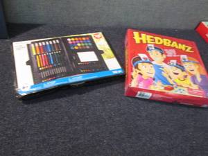 Hedbanz, Art Supplies W3...