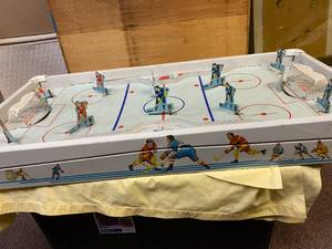 lot 25 image: Vintage Hockey Game