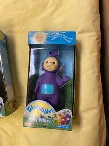 lot 26 image: 2 Teletubbies 1988