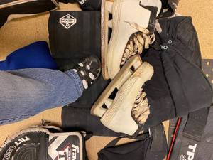 lot 12 image: Miscellaneous Hockey Equipment
