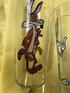 lot 32 image: Vintage Drinking Glasses from Pepsi and 1973