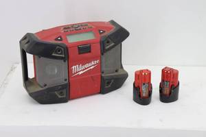 lot 45 image: Milwaukee M12 Radio and 2 Batteries