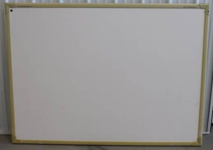 lot 52 image: Promethean ActivBoard
