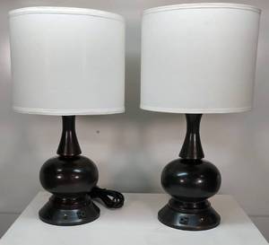 lot 49 image: 2 Desk Lamps