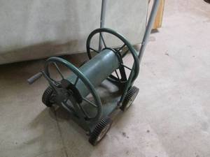 lot 1 image: Heavy Duty 4 Wheel Hose Reel Cart 9