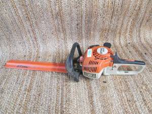 lot 7 image: Stihl Gas Hedge Trimmer HS45 27CC ...