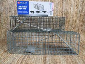 lot 16 image: Set of (3) Animal Live Traps 1C...