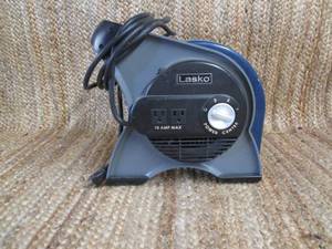 lot 18 image: Lasko 10 Amp Power Center Indoor Bl...