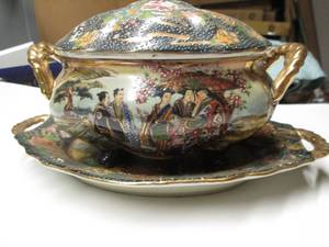 lot 30 image: Hand Painted Japanese Royal Satsung...