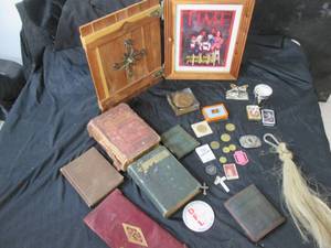 lot 60 image: Vintage Items (Wall Clock With 2000...
