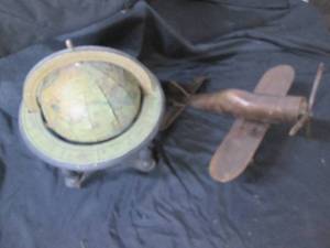 lot 64 image: Small Tabletop Globe, & Metal Airpl...