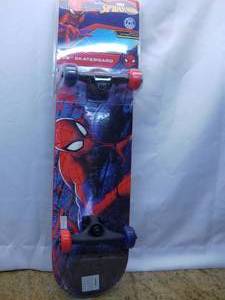 lot 41 image: Playwheels Spider-Man 28 Complete Skateboard-New