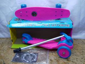 lot 45 image: Maui and Sons Mini Sharkman Scooter and Skateboard Combo Set, Retails $48.95-Not used