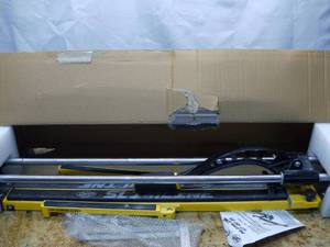 lot 37 image: 24 Profesional Tile Cutter-Good Condition