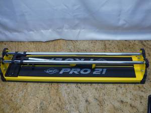 lot 38 image: 21 Profesional Tile Cutter-Good Condition