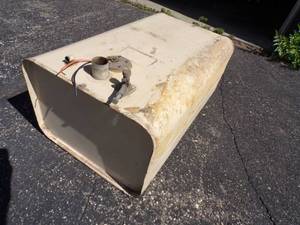 lot 67 image: Metal Tempo LONG Cruise Fuel Tank Marine Gas Tank 18 Gallon