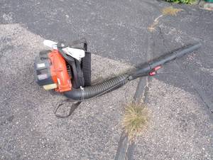 lot 93 image: Huscavarna Gas Blower Consignor states works