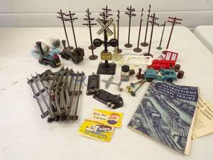 lot 14 image: Vintage Railroad Accessories
