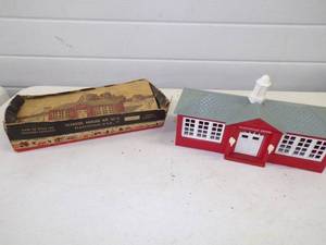 lot 17 image: Vintage Plasticville School House