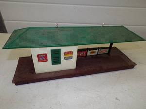 lot 18 image: Vintage Plasticville Station with Advertising